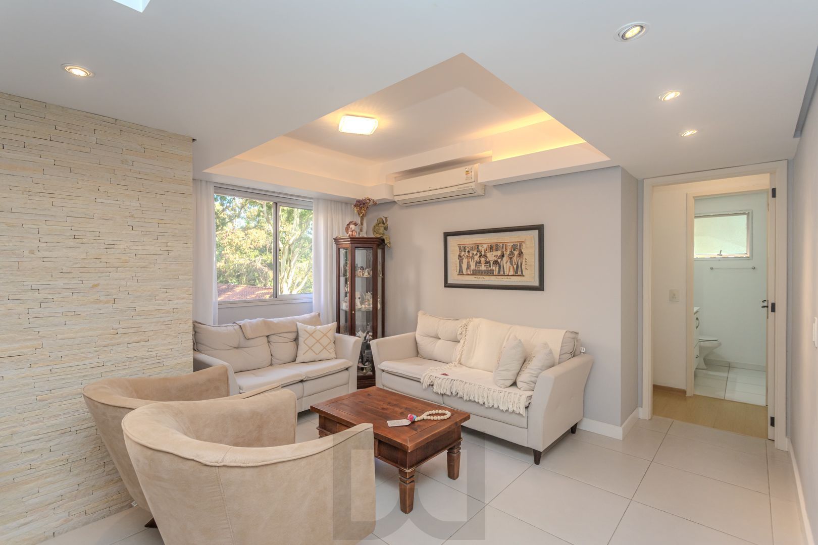 Apartamento diferenciado no bairro Nonoai de 3 dormitórios 2 vagas e infra — foto 1
