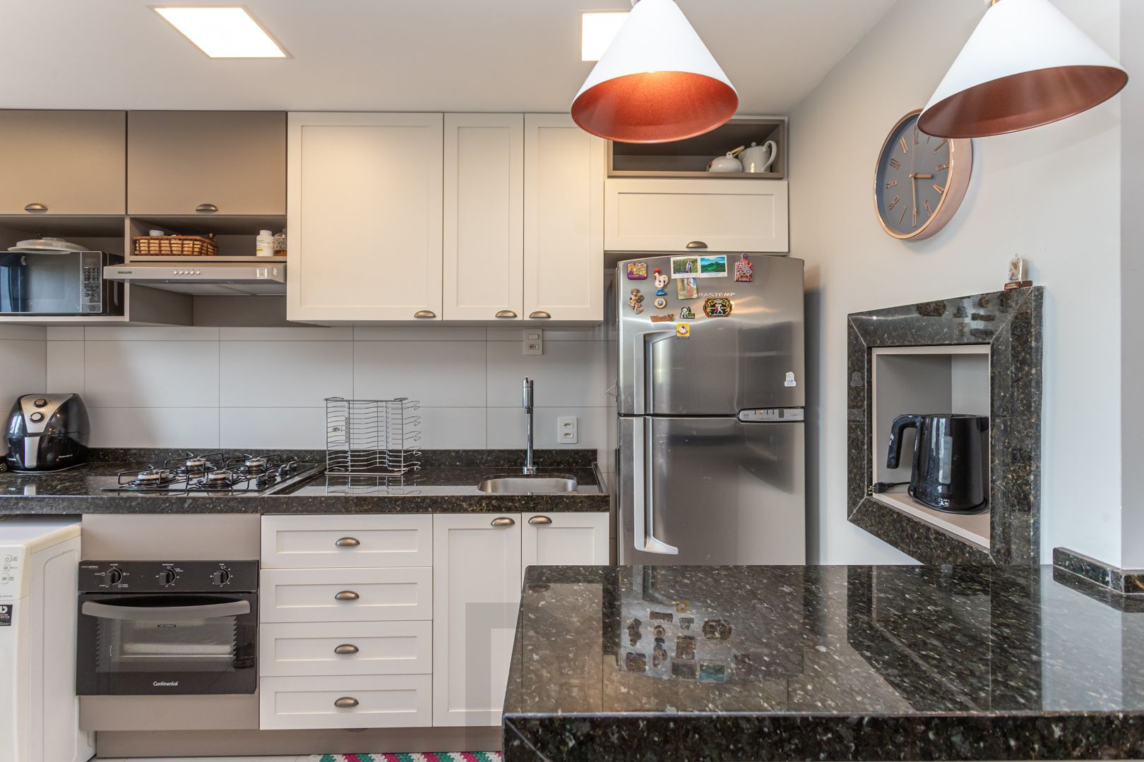 Apartamento 02 dormit com suíte e 01 vaga, no bairro Azenha, em Porto Alegre. — foto 6
