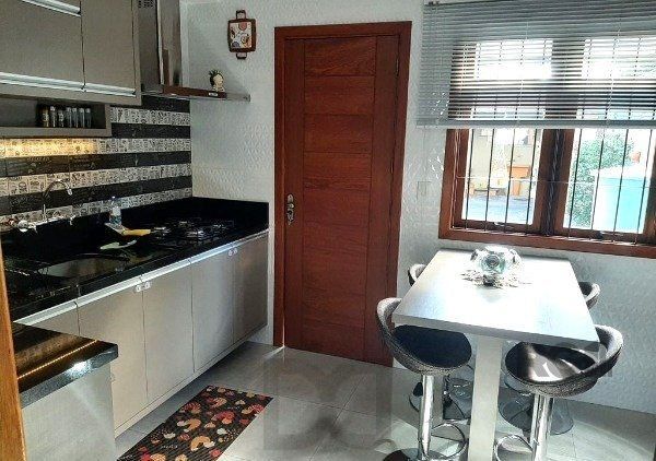 Sobrado triplex no Partenon de 3 dormitórios e 2 vagas — foto 10