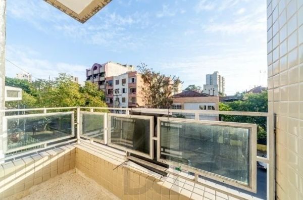 Apartamento no bairro Petrópolis de 2 dormitórios e vaga DESOCUPADO — foto 7