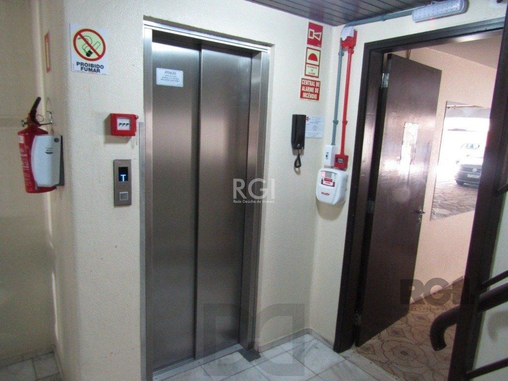 Apartamento no Petrópolis de 1 dormitório e vaga — foto 18
