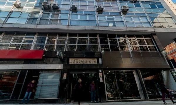 Libertas Imobiliária vende loja comercial terrea com 252 m² privativos no Centro — foto 1