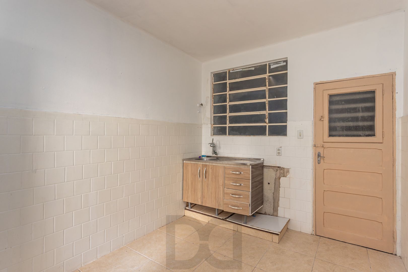 Apartamento no bairro Teresópolis de 2 dormitórios térreo com pátio — foto 14