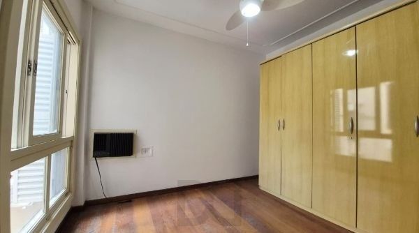Apartamento na Cidade Baixa de 3 dormitórios e 1 vaga DESOCUPADO — foto 7