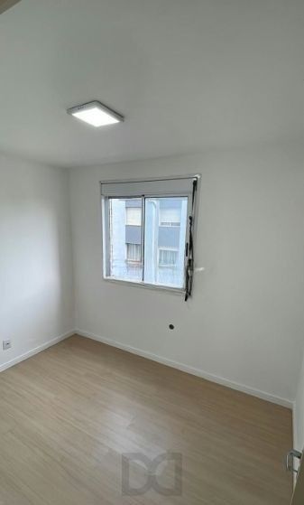 Apartamento no bairro Cristal de 2 dormitórios infra e vaga DESOCUPADO — foto 5