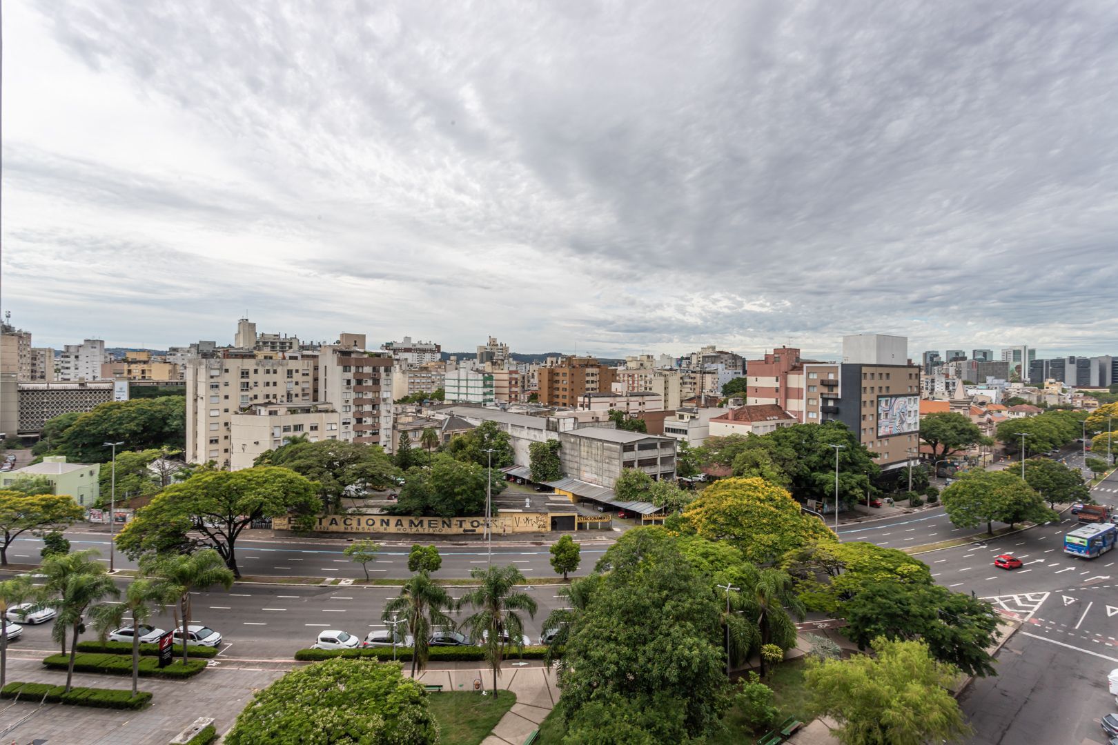 Apartamento na Cidade Baixa de 2 dormitórios e vaga DESOCUPADO — foto 5