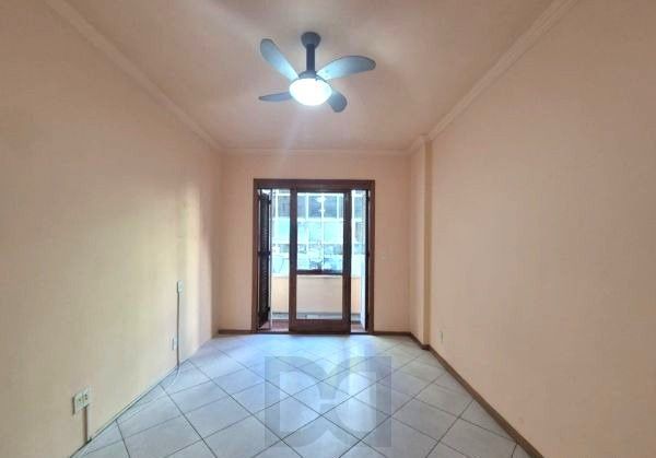 Apartamento no Centro de 2 dormitórios DESOCUPADO — foto 6