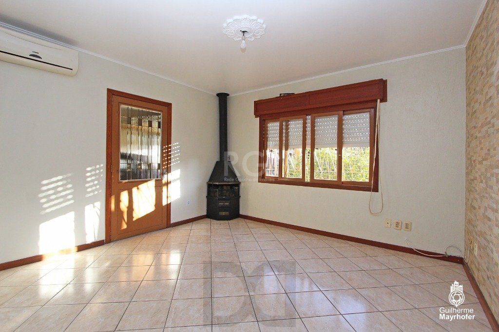 Casa no bairro Cavalhada de 3 dormitórios e amplo pátio — foto 7