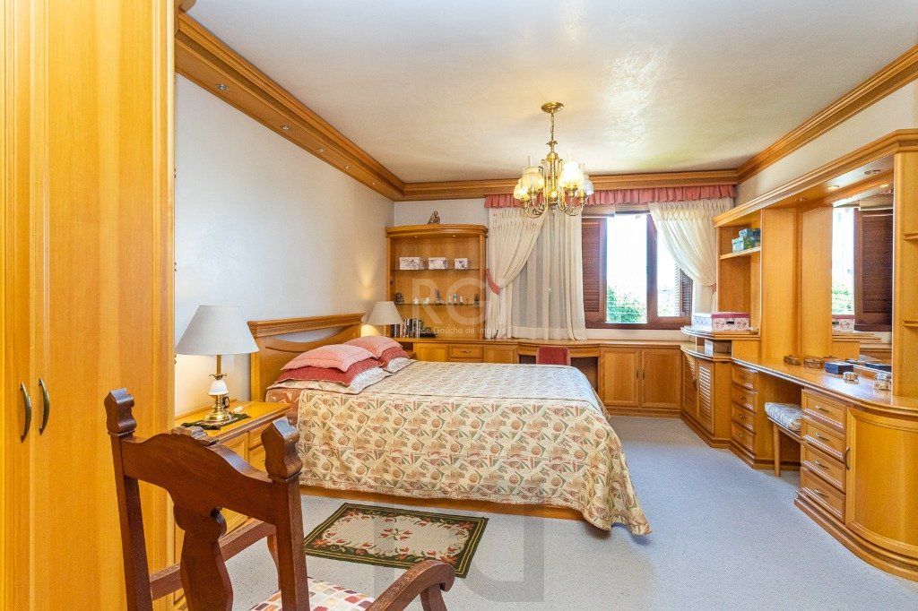 Casa sobrado no Partenon de 3 dormitórios e amplo pátio — foto 24