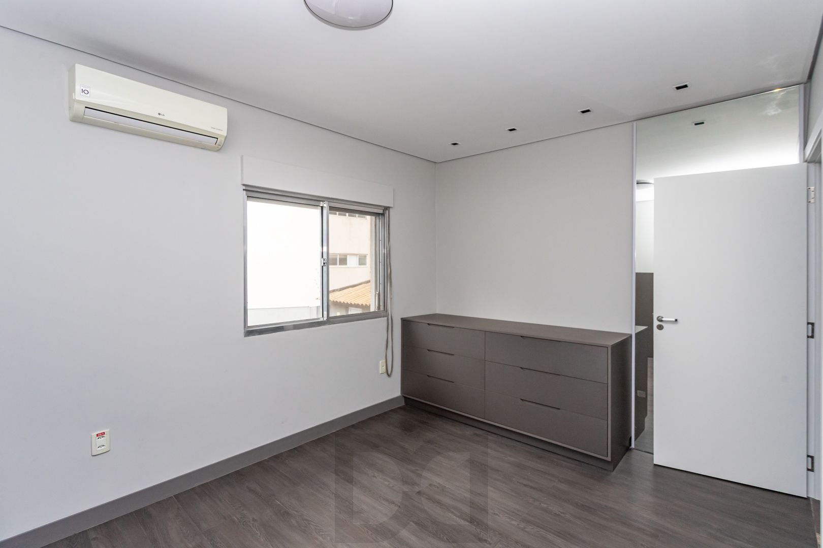 Apartamento no Bom Fim de 2 dormitórios DESOCUPADO — foto 12