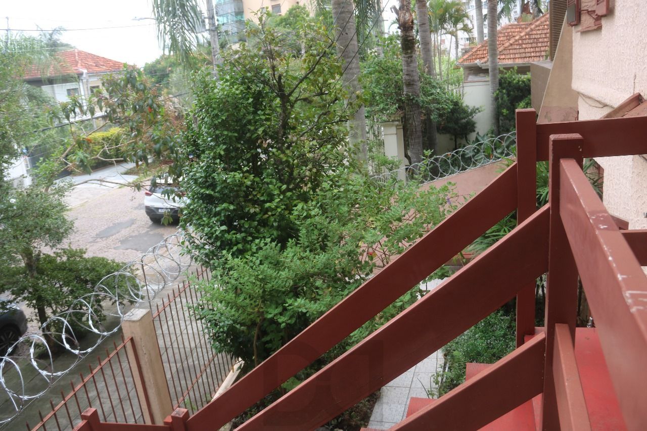 Casa 7 dormitórios 2 vagas de garagem no bairro Petrópolis — foto 15