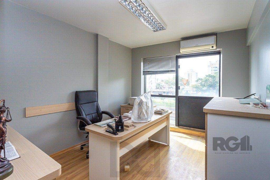 Sala comercial no Menino Deus DESOCUPADA — foto 8
