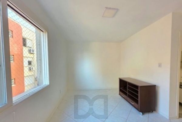 Apartamento no bairro Higienópolis de 1 dormitório e vaga DESOCUPADO — foto 6