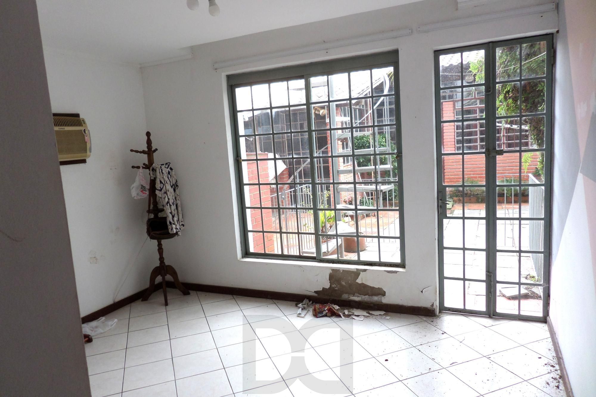 Casa no bairro Ipanema de 3 dormitórios e 2 vagas DESOCUPADA — foto 31