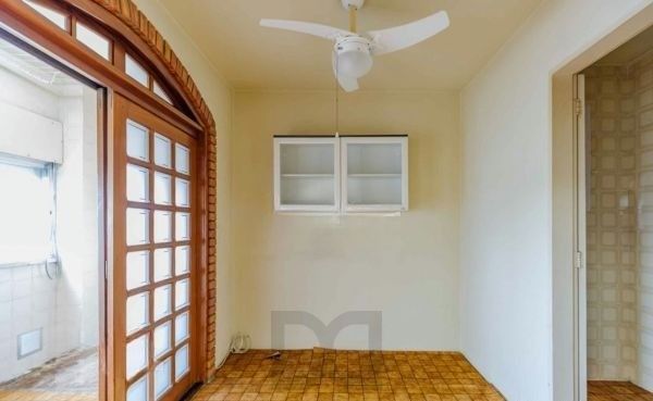 Apartamento na Medianeira de 2 dormitórios e vaga DESOCUPADO — foto 17