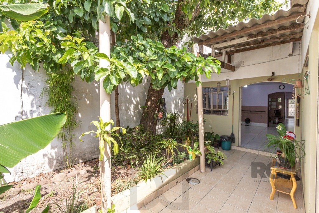 CASA COMERCIAL E RESIDENCIAL NO MIOLO DO BAIRRO SANTANA — foto 22