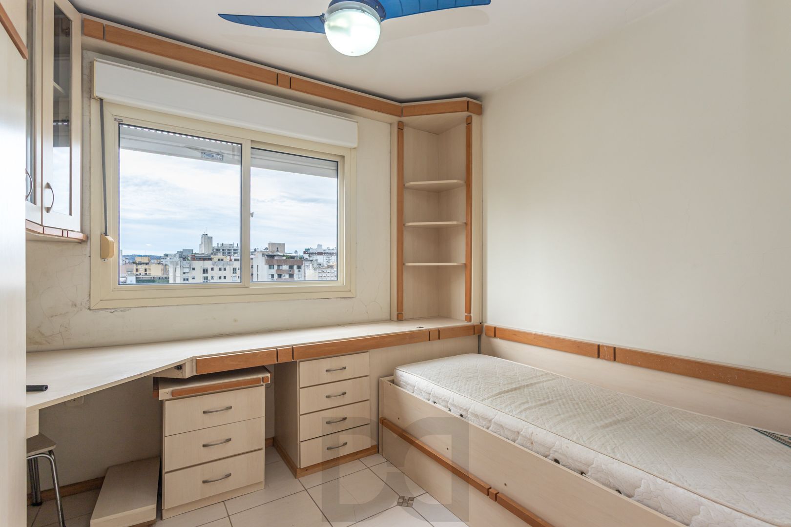 Apartamento na Cidade Baixa de 2 dormitórios e vaga DESOCUPADO — foto 16