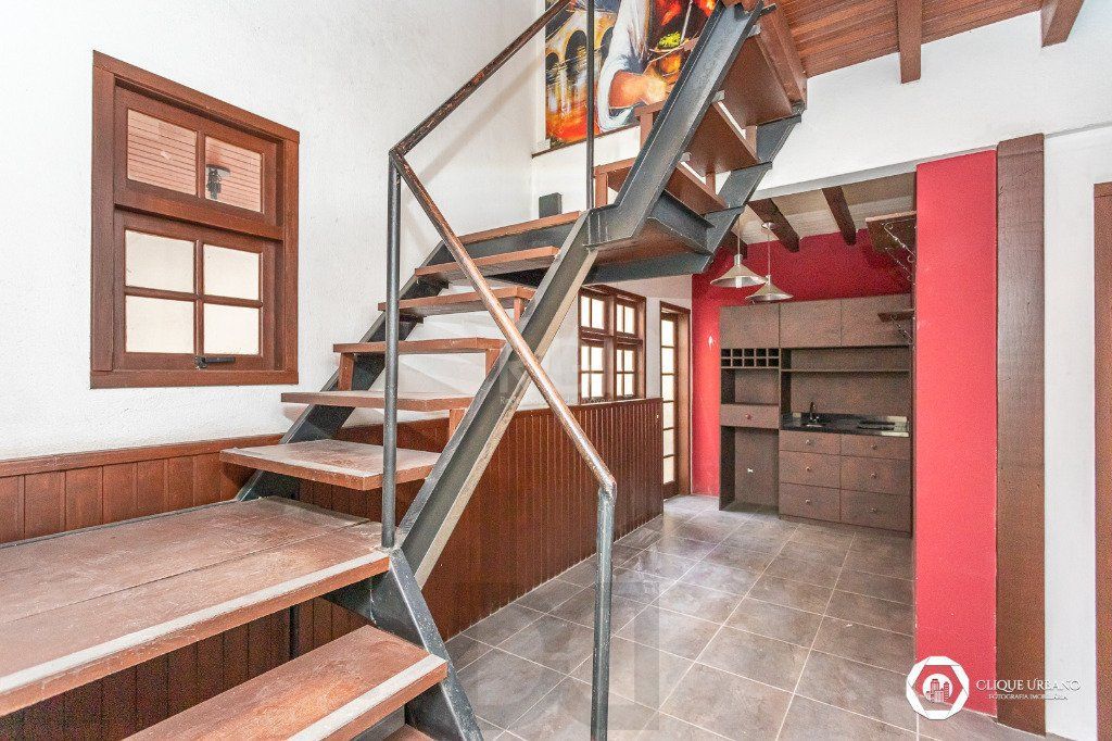 Casa para Venda - 330m², 4 dormitórios, sendo 3 suites, 2 vagas - Petrópolis — foto 11