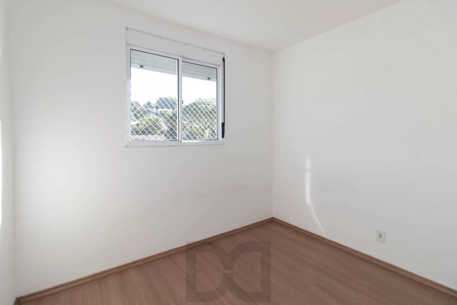 2 DORMITÓRIOS, REFORMADO C/VAGA E INFRA COMPLETA — foto 4