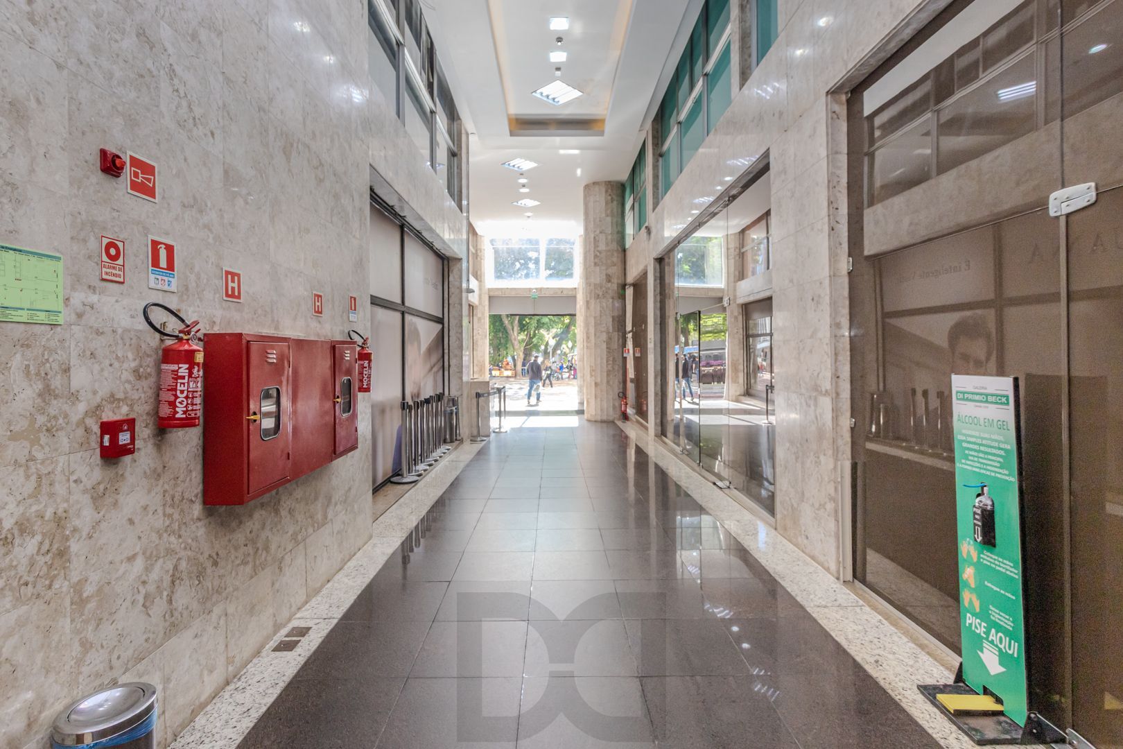 Ótima e ampla sala comercial — foto 4