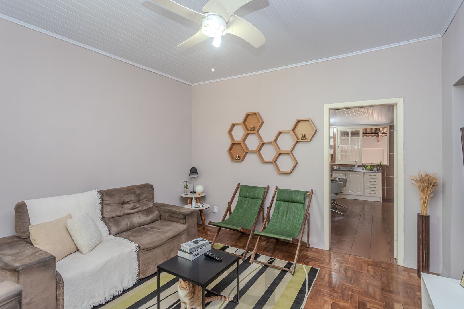 Casa no bairro Jardim Botânico de 3 dormitórios e garagem e terreno com 370m² — foto 4