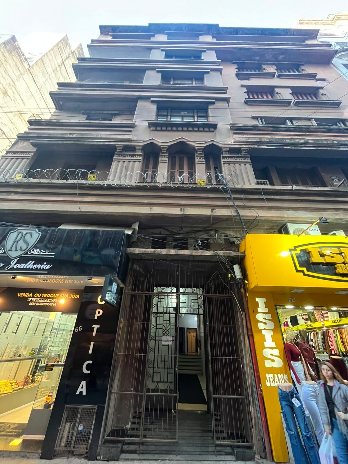 Apartamento no Centro de 3 dormitórios e dependência DESOCUPADO — foto 59