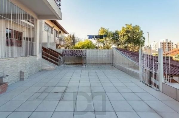 Casa / sobrado no bairro Jardim Itu de 3 dormitórios e pátio com piscina — foto 40