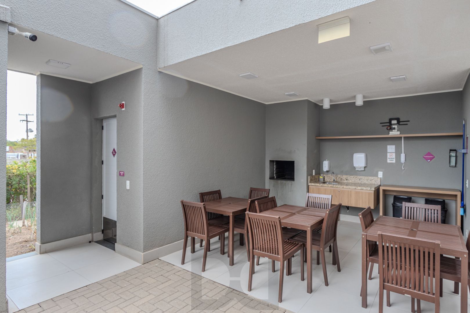 Apartamento no Sarandi de 2 dormitórios vaga e infra DESOCUPADO — foto 30