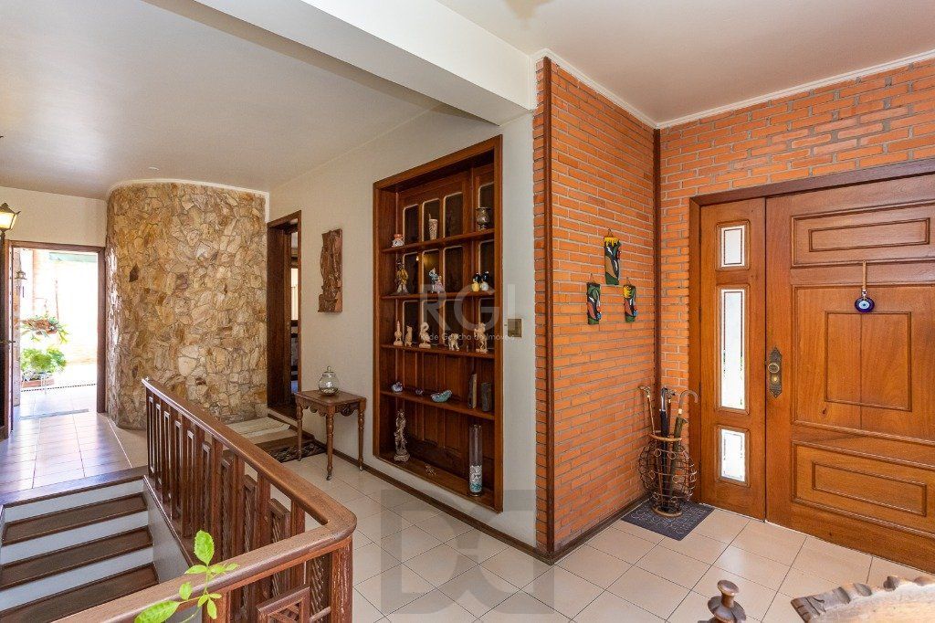 Casa sobrado no Partenon de 3 dormitórios e amplo pátio — foto 5