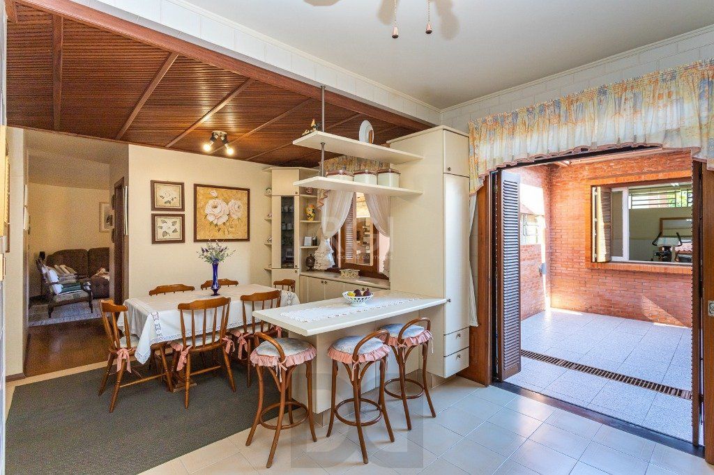 Casa sobrado no Partenon de 3 dormitórios e amplo pátio — foto 23