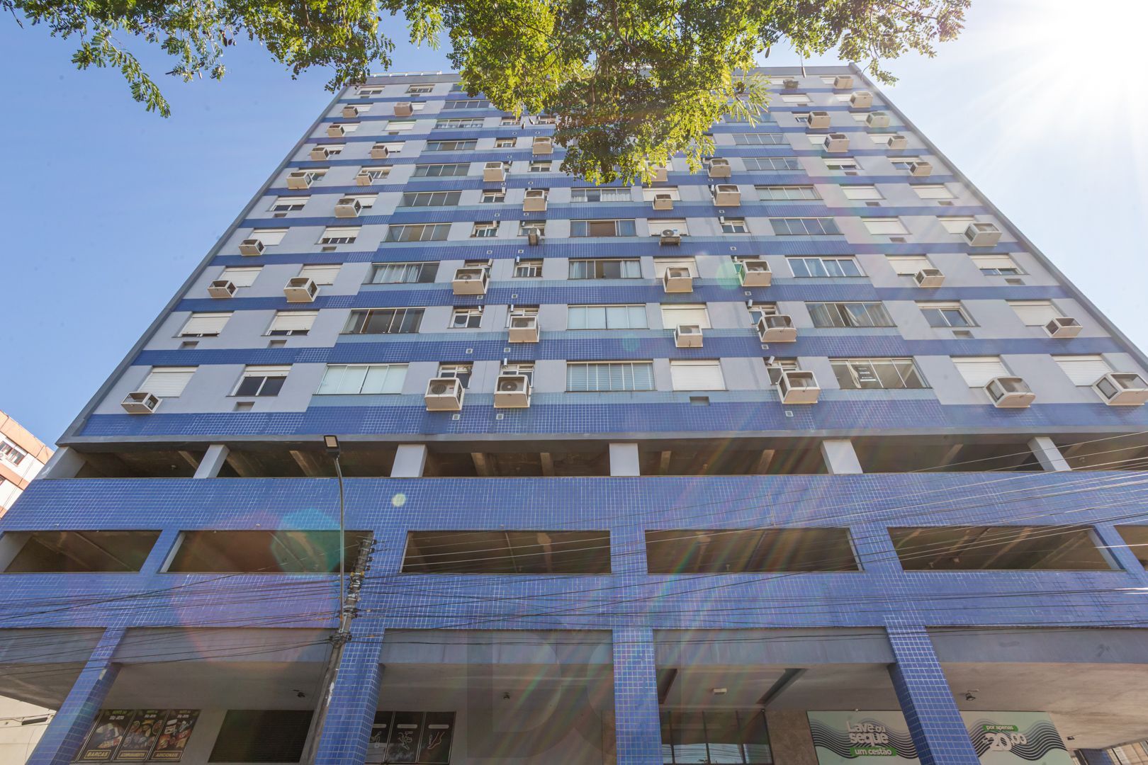 Apartamento na Cidade Baixa de 2 dormitórios e vaga DESOCUPADO — foto 47