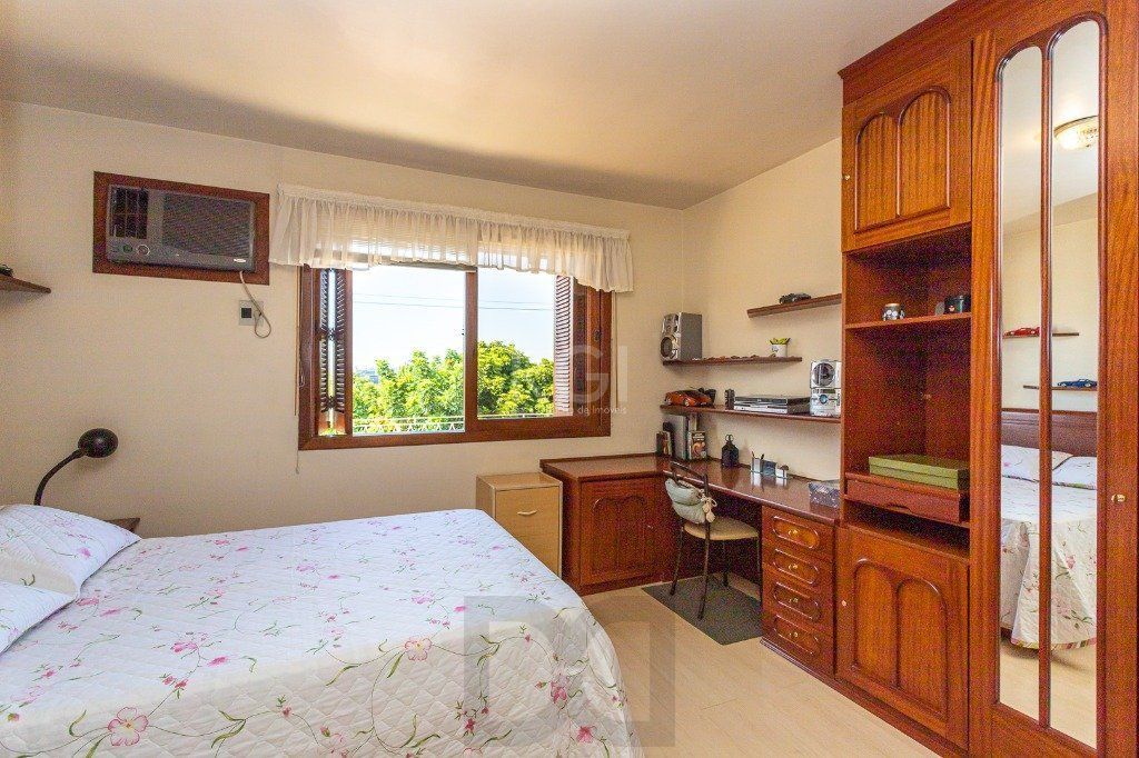 Casa sobrado no Partenon de 3 dormitórios e amplo pátio — foto 39