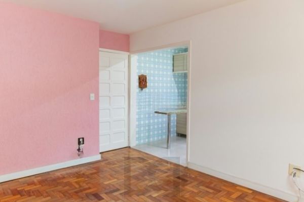 Apartamento no bairro Vila Ipiranga de 2 dormitórios e vaga DESOCUPADO — foto 2