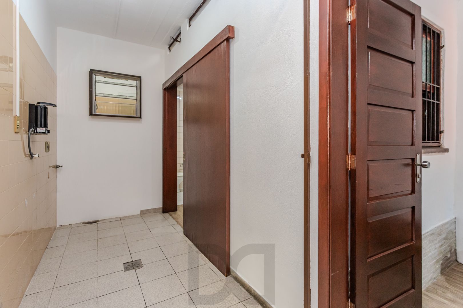 Casa no Partenon com 4 dormitórios e 4 vagas DESOCUPADA — foto 13