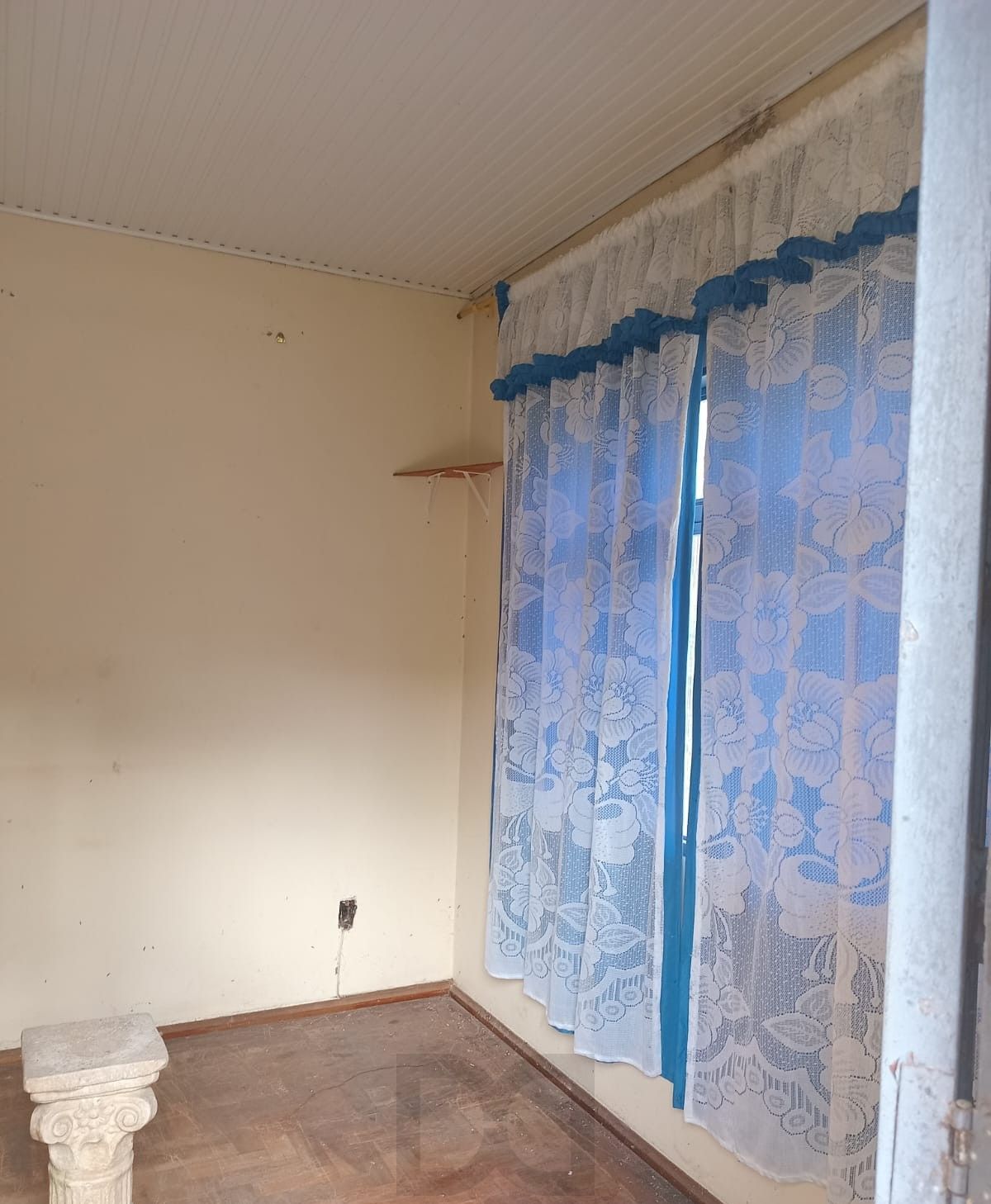 Casa no bairro Nonoai de 3 dormitórios e pátio — foto 11