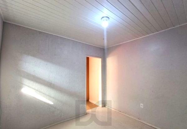 Casa no bairro Jardim do Salso com 2 dormitórios e 4 vagas — foto 13