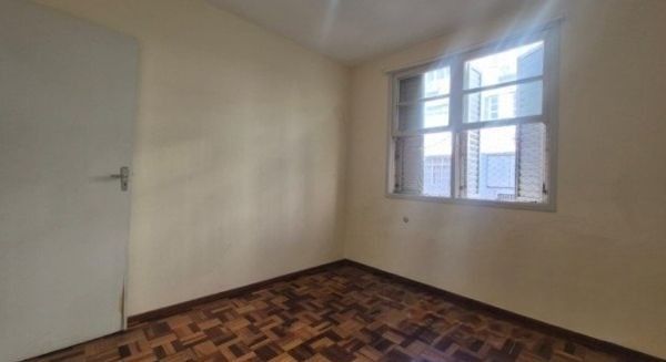 Apartamento no bairro Medianeira de 3 dormitórios DESOCUPADO — foto 14