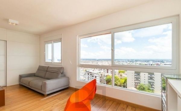 Apartamento no bairro Higienópolis de 2 dormitórios e 2 vagas — foto 2