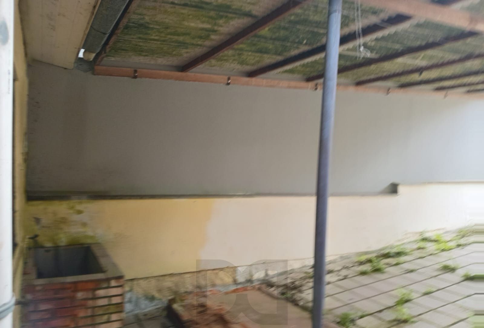 Casa no bairro Nonoai de 3 dormitórios e pátio — foto 16