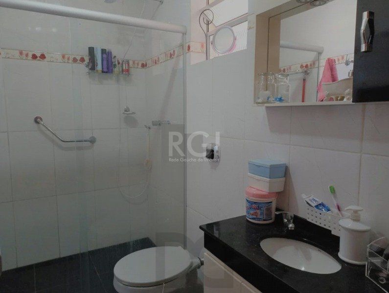 Apartamento no Menino Deus de 2 dormitórios e dependência térreo com pátio — foto 14