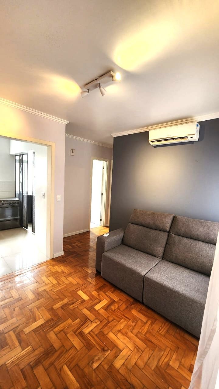 Apartamento no Petrópolis de 2 dormitórios REFORMADO — foto 2