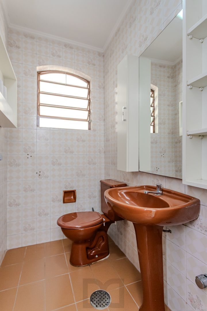 Casa no Partenon com 4 dormitórios e 4 vagas DESOCUPADA — foto 7
