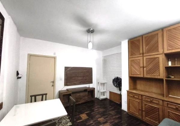 Apartamento no Centro de 1 dormitório DESOCUPADO — foto 2