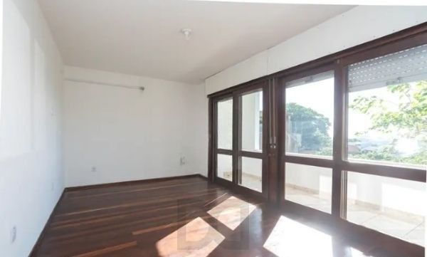 Prédio comercial no bairro Vila Jardim com 550m² — foto 9