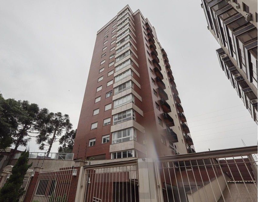 Apartamento no bairro Higienópolis de 2 dormitórios e 2 vagas — foto 1
