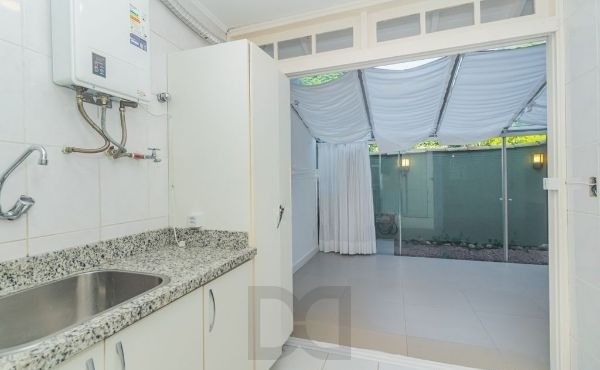 Casa em Condomínio em Ipanema de 3 dormitórios e 2 vagas DESOCUPADA — foto 32
