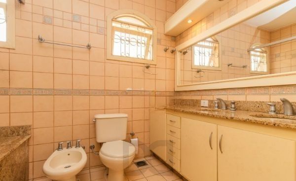 CASA DESOCUPADA E SEMI MOBILIADA, COM SUÍTE MASTER, SACADA, VISTA PANORÂMICA, EM AMPLO TERRENO NO SANTA TEREZA — foto 11