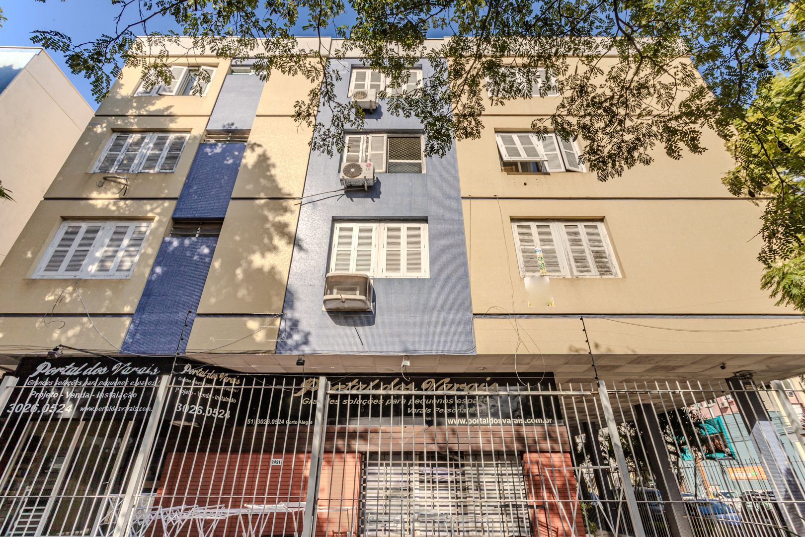 amplo apto 03 dor. de frente,  piso em parquet, , peças amplas , localizado junto a AV. CRISTOVÃO COLOMBO no Moinhos de Vento — foto 24