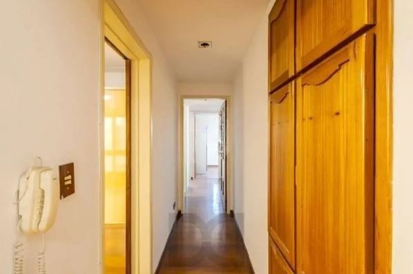 Apartamento na Cidade Baixa de 3 dormitórios e 1 vaga DESOCUPADO — foto 6