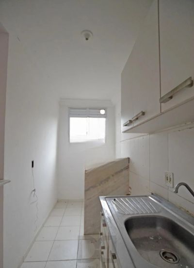 2 DORMITÓRIOS C/ VISTA PANORÂMICA E SUITE,DESOCUPADO, REFORMADO E SEMI MOBILIADO, C/VAGA COBERTA NO PORTO TERESÓPOLIS — foto 6